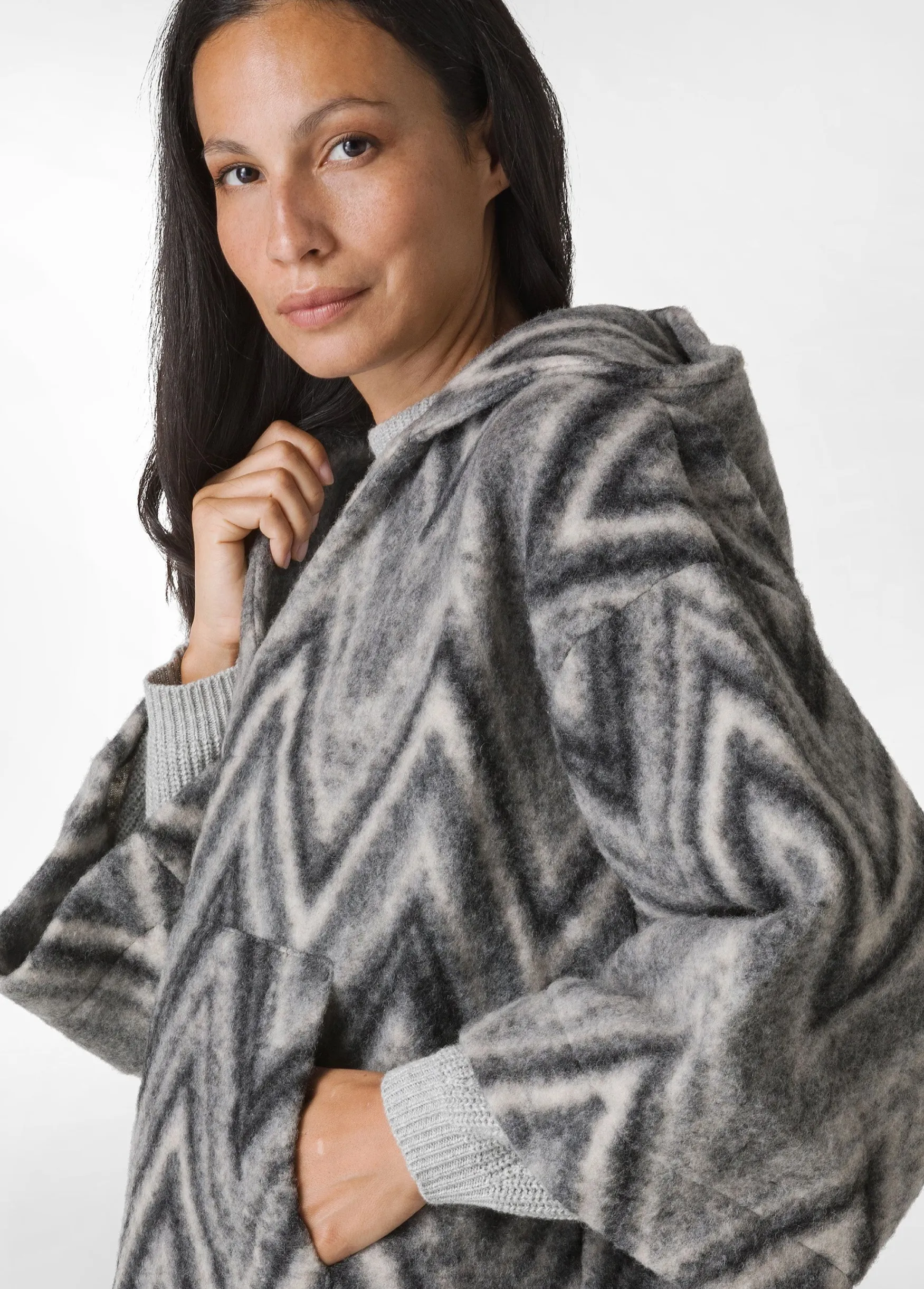 Best Sale DEHA Soft Wooly Poncho Grey Chevron Gray