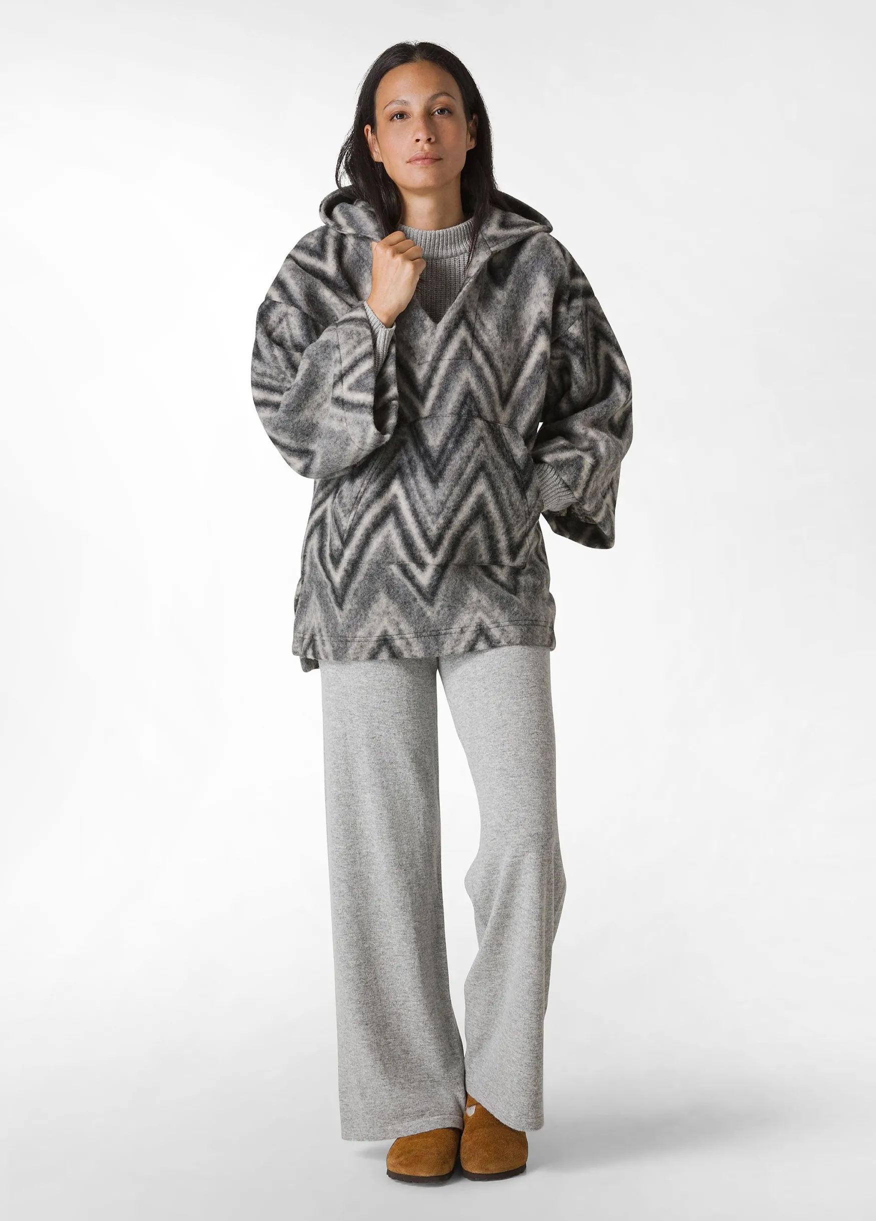 Best Sale DEHA Soft Wooly Poncho Grey Chevron Gray